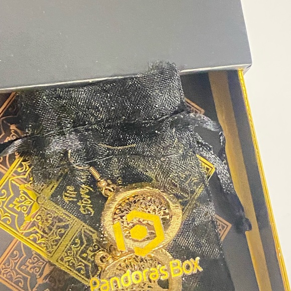 Pandora Gold Tree of Life Necklace Earrings and Bracelets - Picture 6 of 9